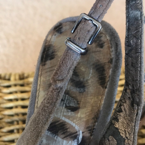Sam Edelman - Grey Suede Platform Heel - 7.5 - Picture 5 of 6